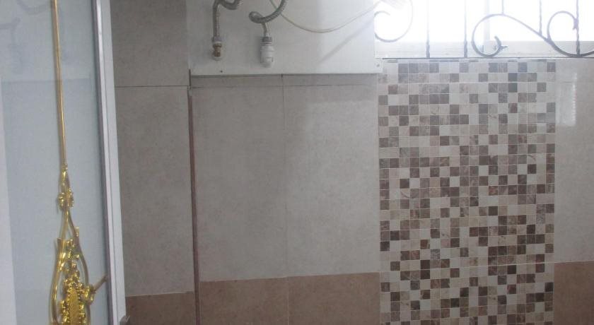 Рутенг: MJR Ticketing Guest House