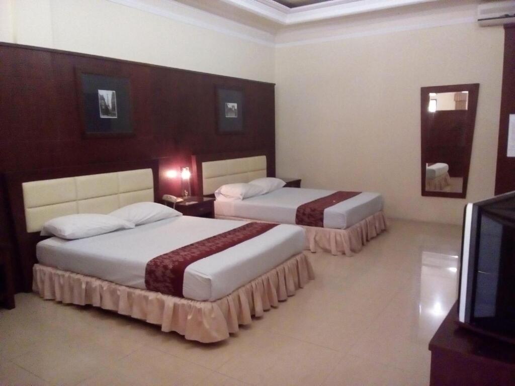 Бондовосо: Palm Hotel