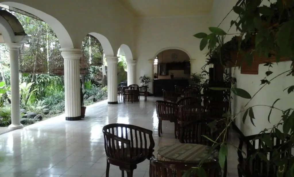 Бондовосо: Palm Hotel
