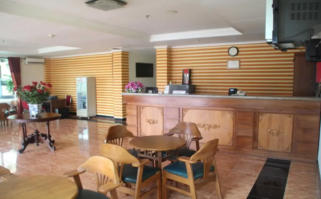 Блора: Top Star Hotel