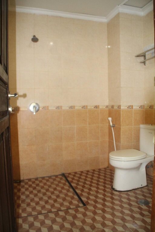 Блора: Top Star Hotel