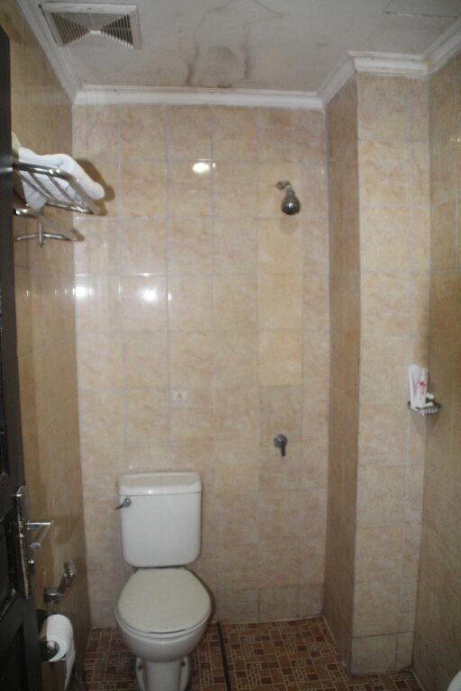 Блора: Top Star Hotel