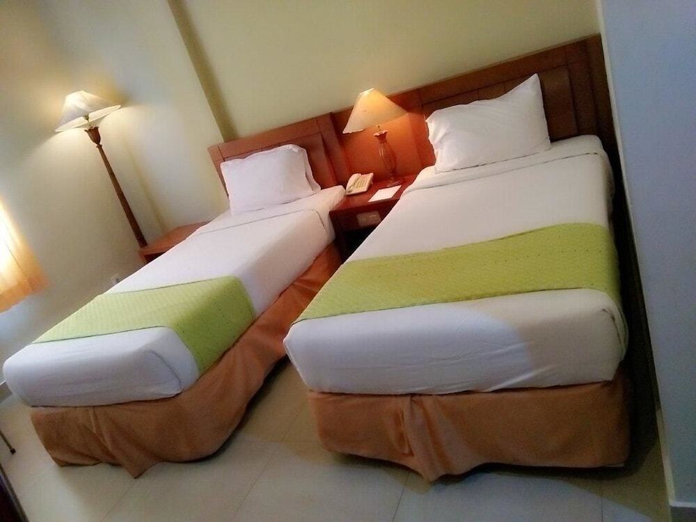 Лубуклингау: Hotel Abadi Lubuk Linggau by Tritama Hospitality