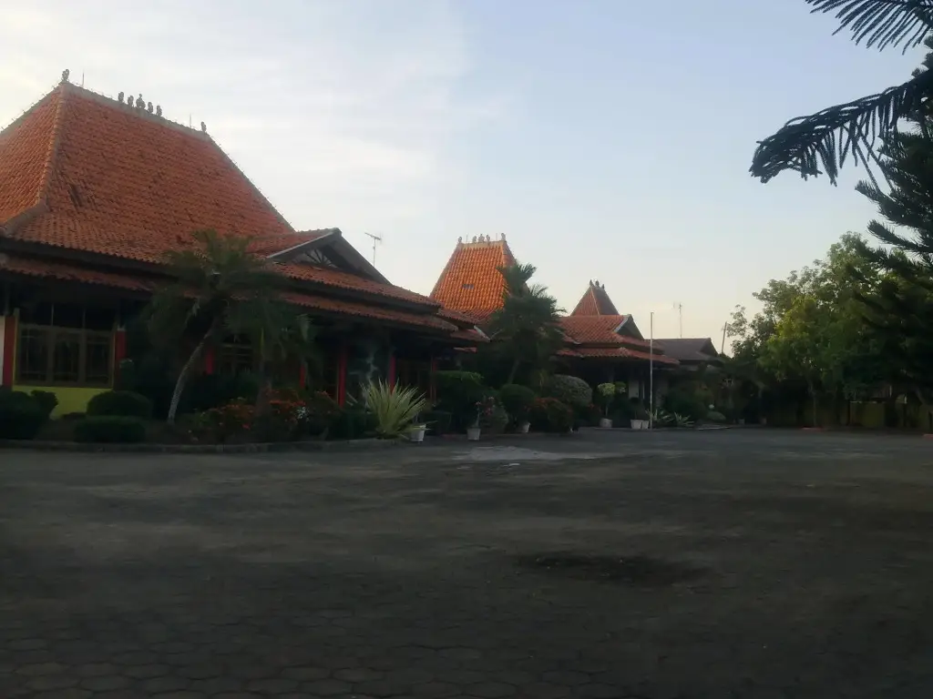 Пати: Graha Wisata Hotel