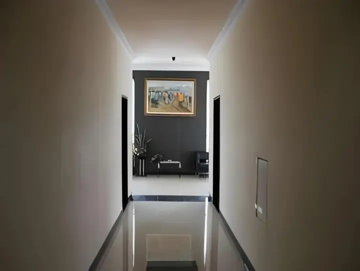 Паре-Паре: Lotus Hotel