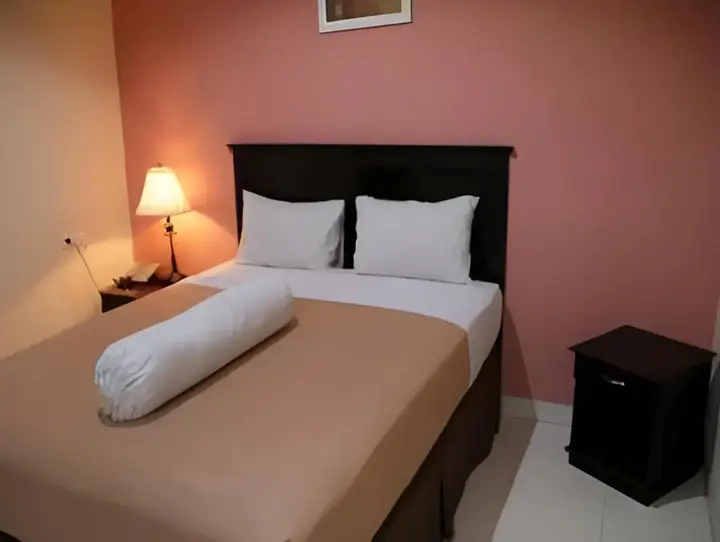 Паре-Паре: Lotus Hotel