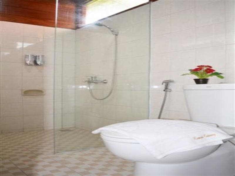 Танджунг Редеб: [Deact] Rumah Kedaung Guest House & Cafe