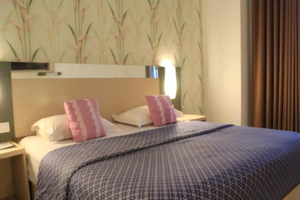 carousel image 0
