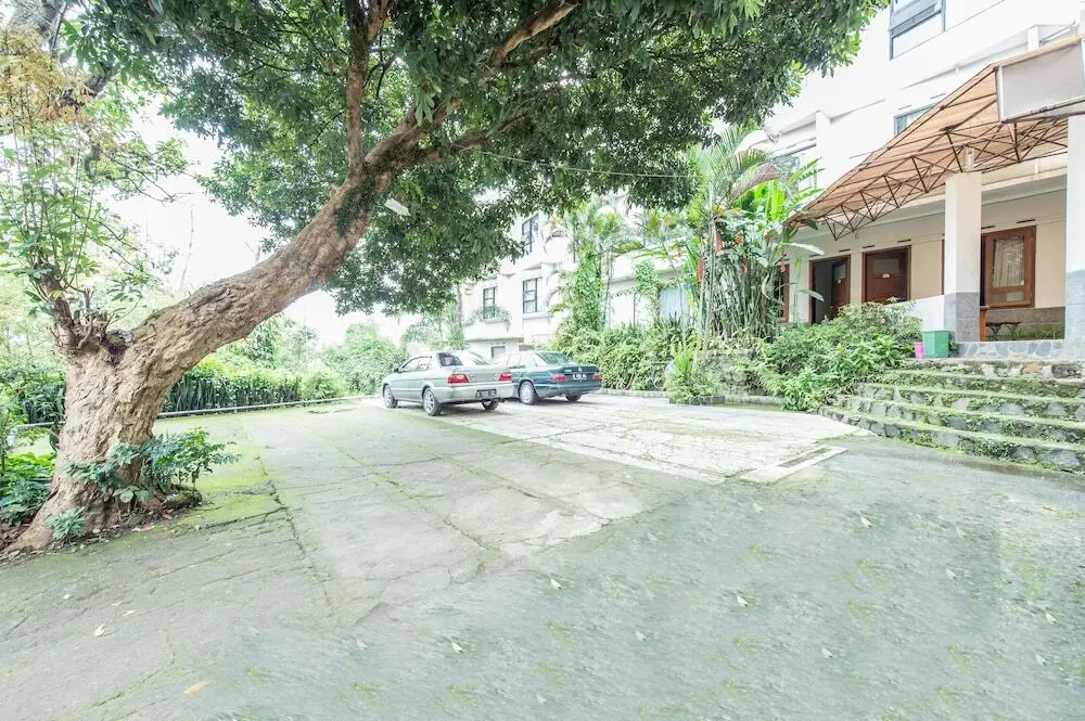 Бандунг: 万隆艾里艾考苏卡萨利塞尔珊八居里酒店(Airy Eco Sukasari Sersan Bajuri Bandung)