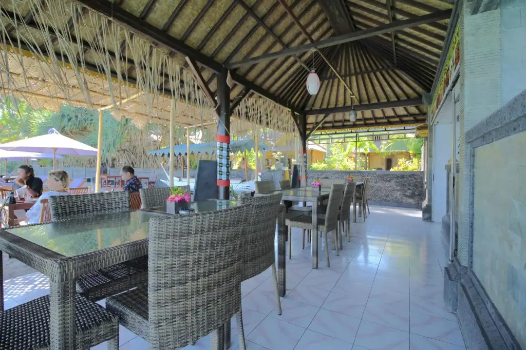 Канди Даса: Airy Amlapura Raya Candidasa Bali