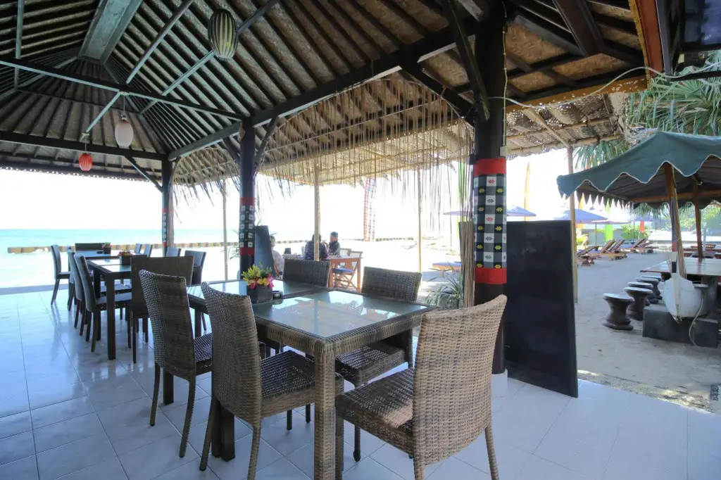 Канди Даса: Airy Amlapura Raya Candidasa Bali