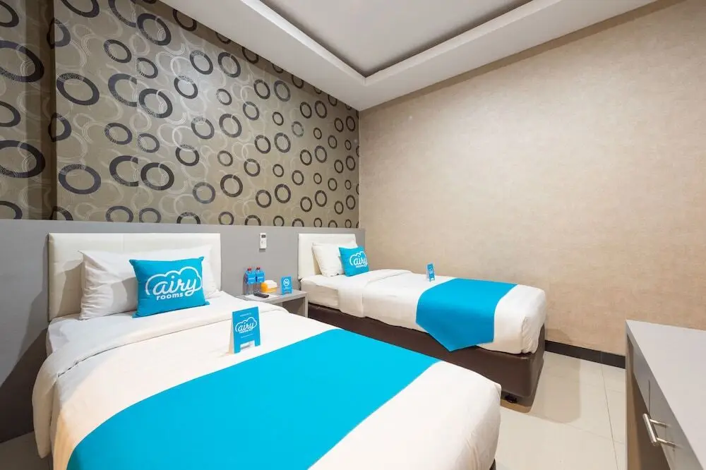 Палу: Airy Tatura Emmy Saelan 33 Palu