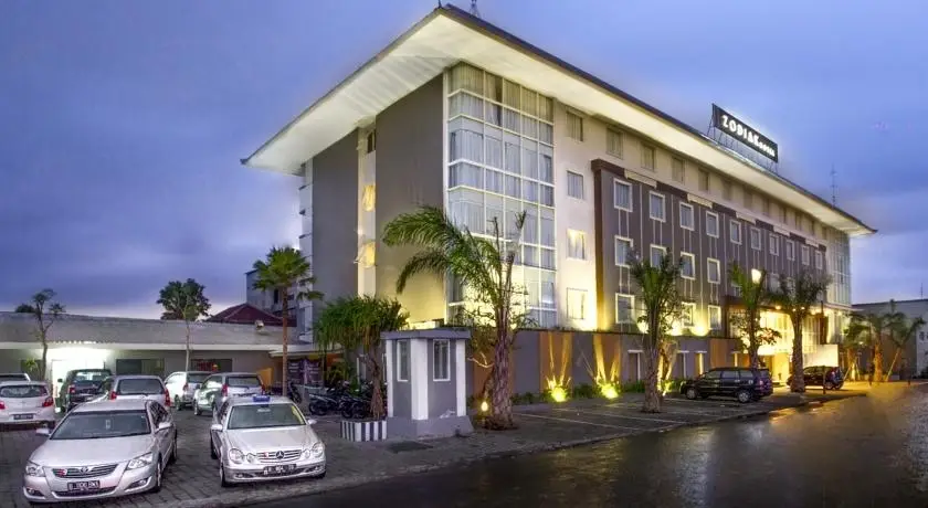 Кута: Zodiak at Seminyak Bali