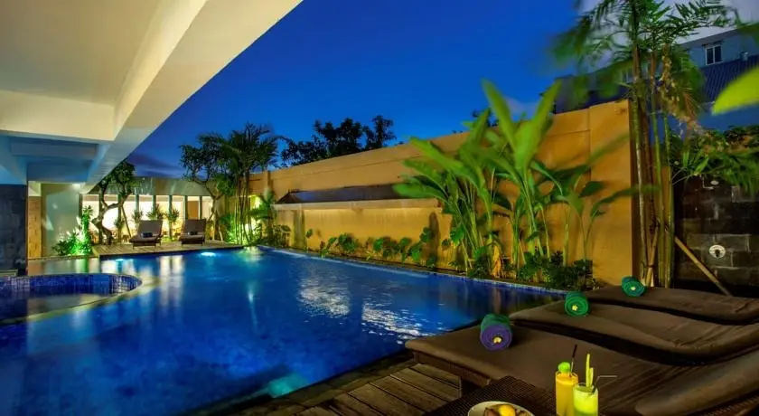 Кута: Zodiak at Seminyak Bali