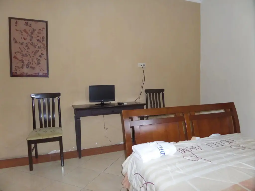 Маланг: Hotel Armi