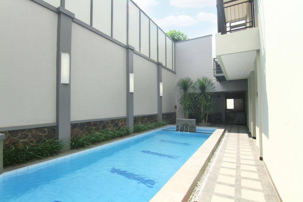 Сурабая: Airy Citraland International Surabaya