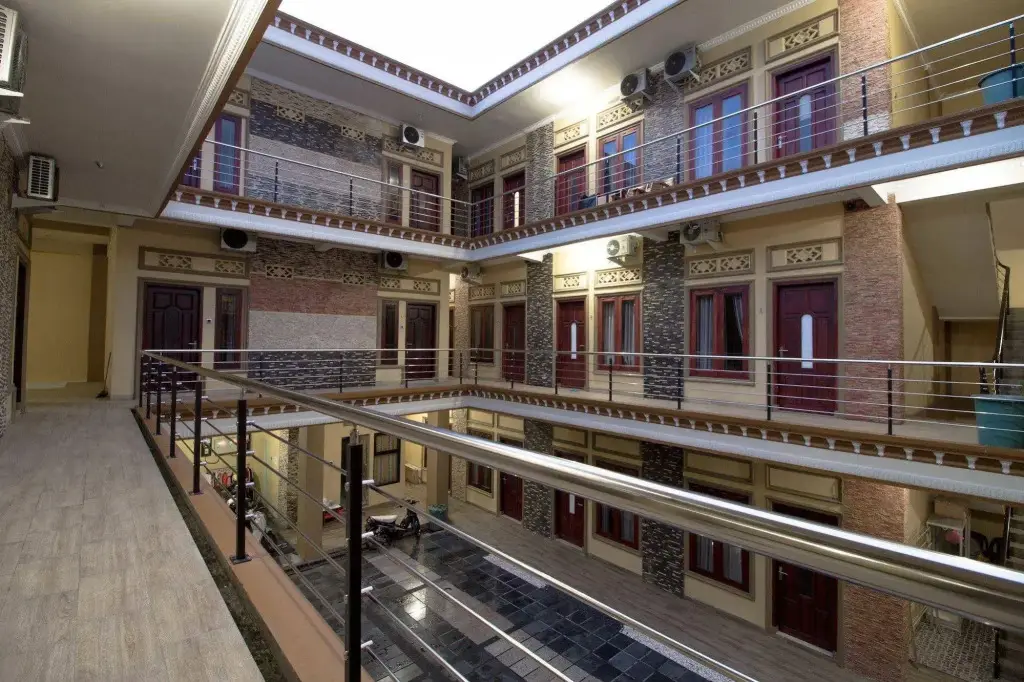 Сурабая: RedDoorz near Petra University