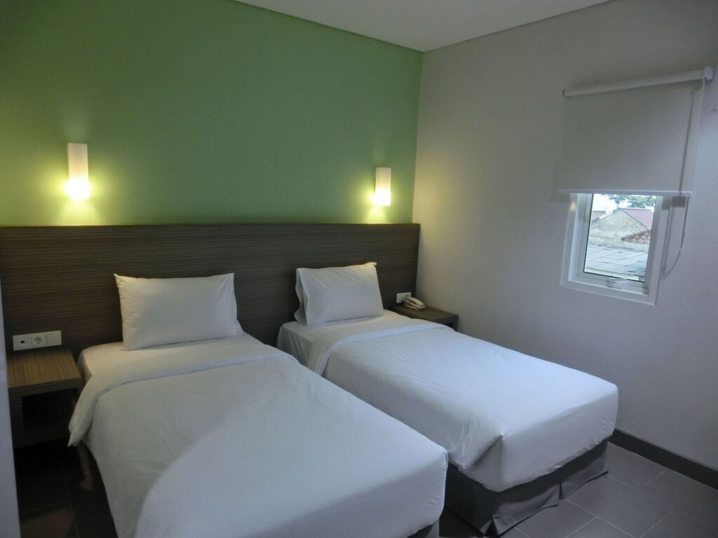 Богор: IZI Hotels