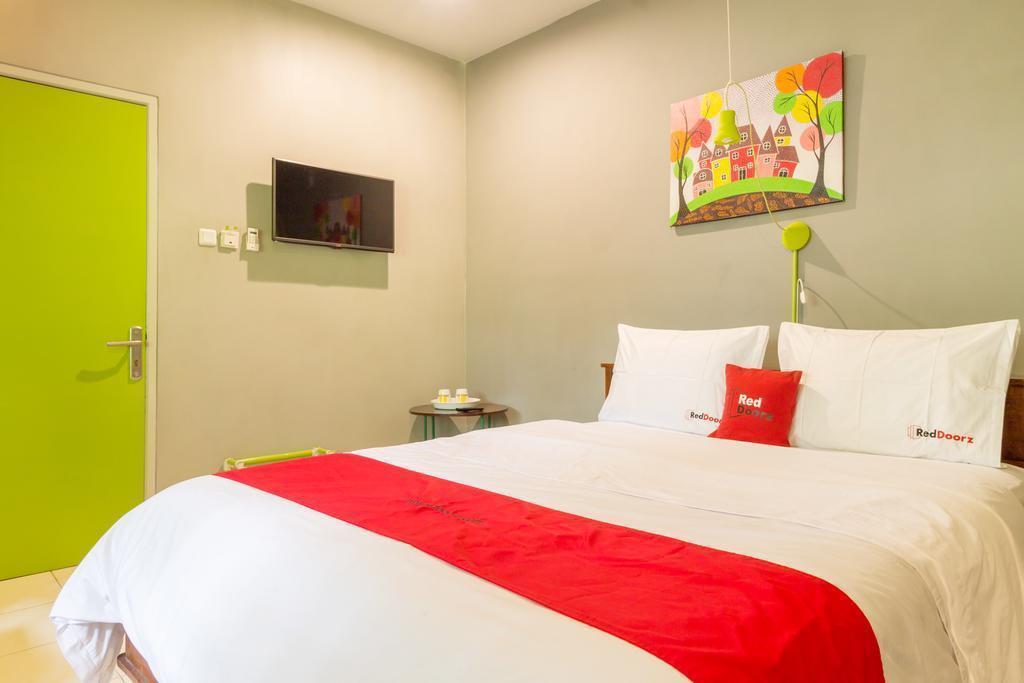 Богор: RedDoorz near GOR Padjajaran Bogor