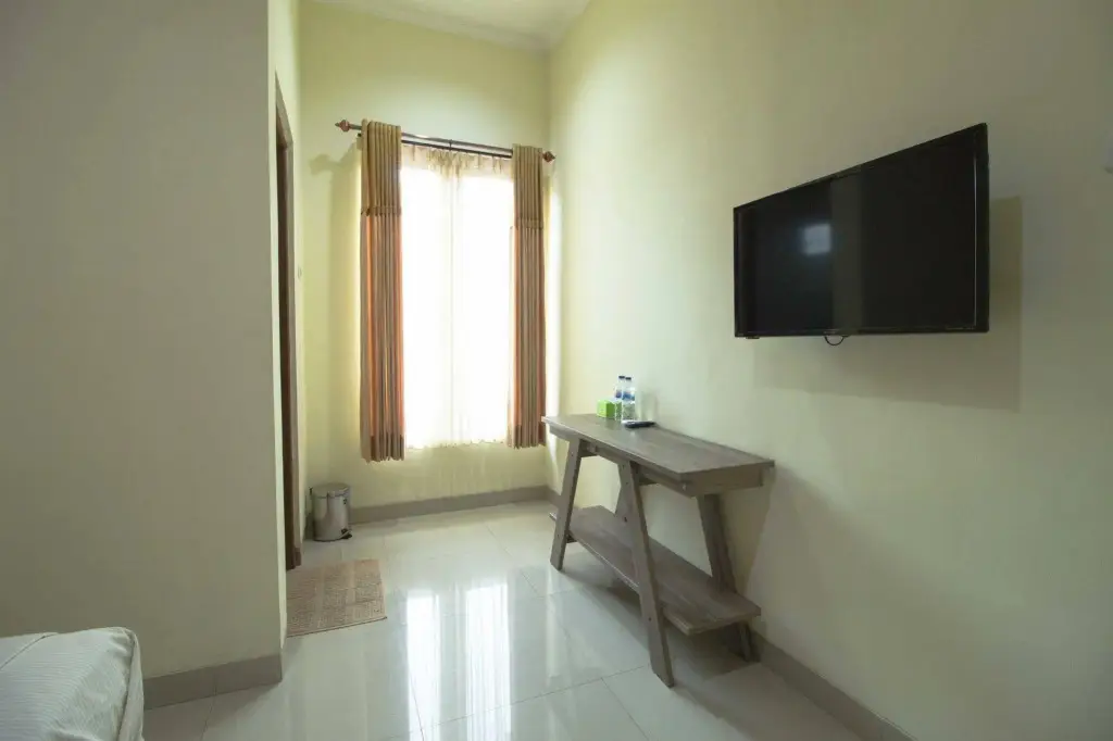 Сурабая: RedDoorz near Masjid Agung Surabaya