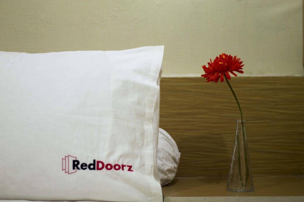 Сурабая: RedDoorz Near Ciputra World