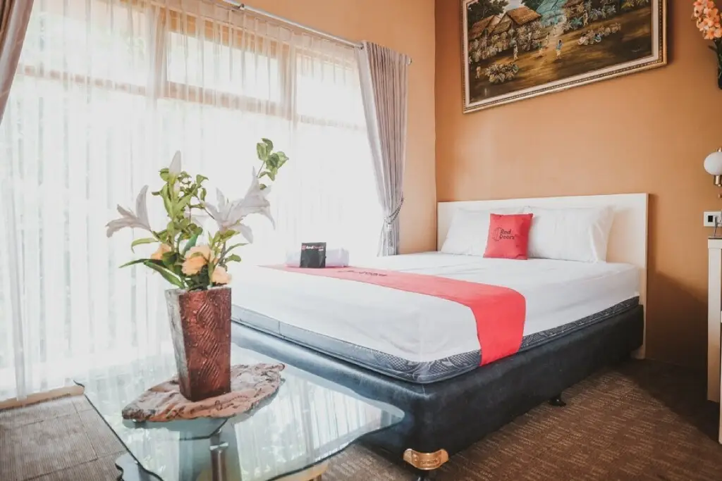 Джокьякарта: RedDoorz near Plaza Ambarukmo