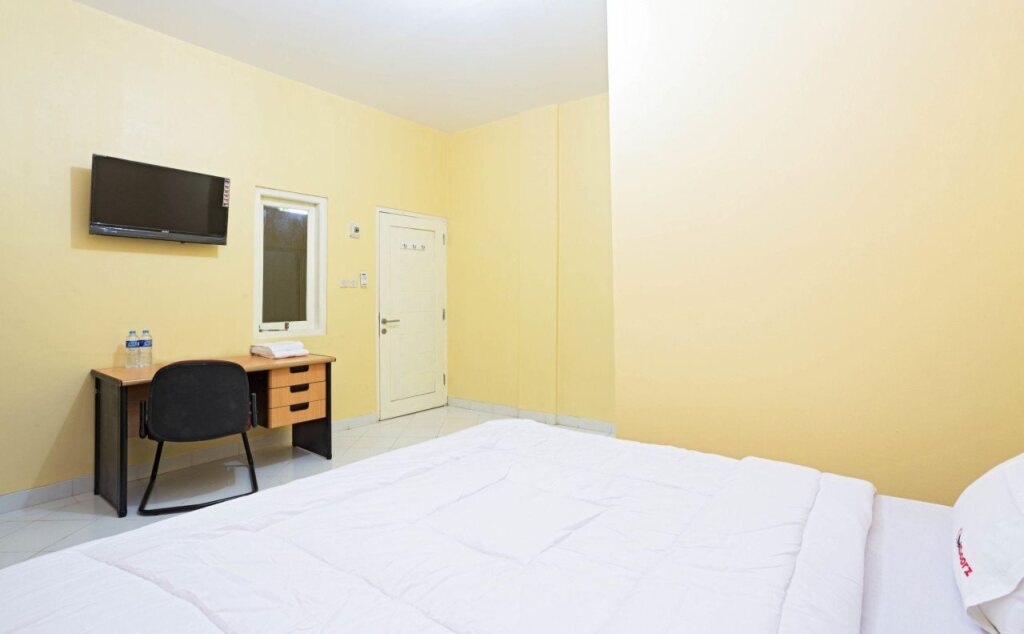Джакарта: RedDoorz Plus near Halim Perdanakusuma 2