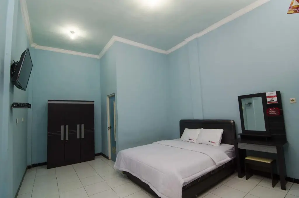 Сурабая: RedDoorz Near Ciputra World 2