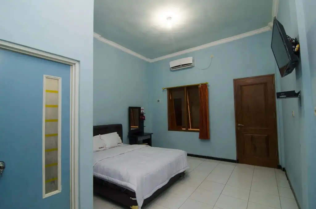 Сурабая: RedDoorz Near Ciputra World 2