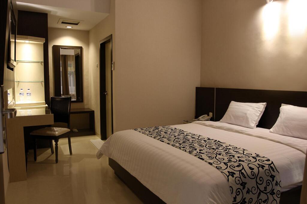 Падангсидемпуан: Mega Permata Hotel