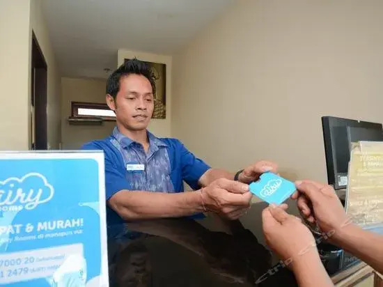 Санур: 艾里巴厘岛萨努尔库塔永远丹帕沙酒店(Airy Sanur Kutat Lestari Denpasar Bali)