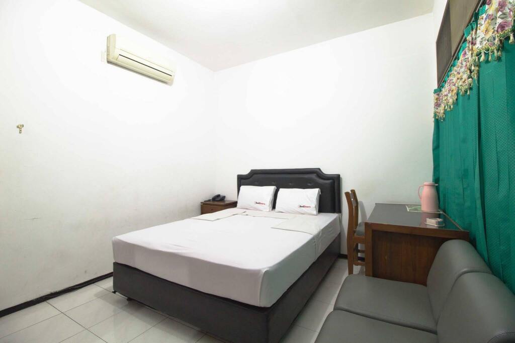 Сурабая: RedDoorz Dukuh Kupang