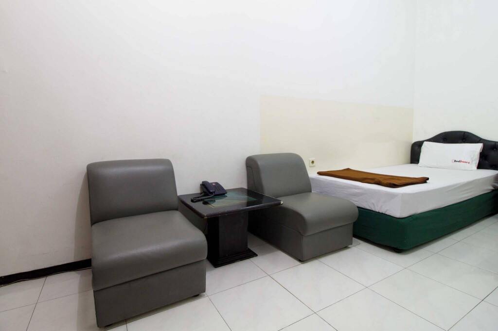 Сурабая: RedDoorz Dukuh Kupang