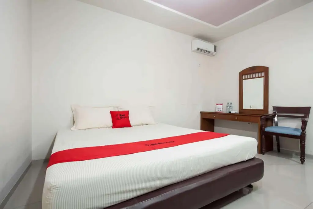Сурабая: RedDoorz @ Panglima Sudirman