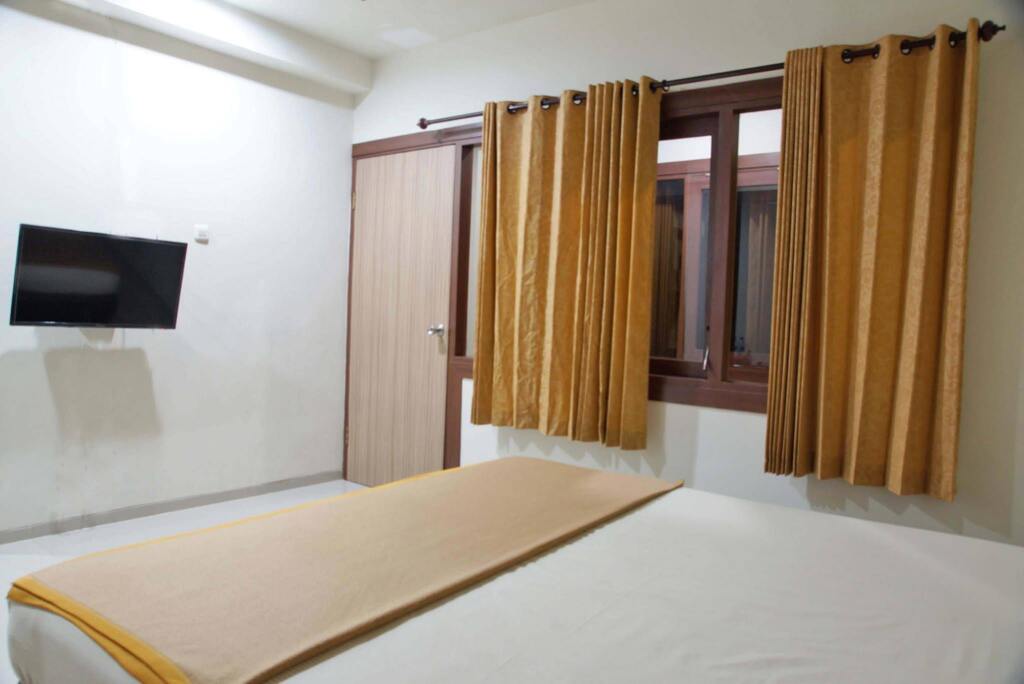 Сурабая: RedDoorz @ Panglima Sudirman