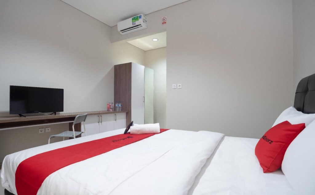 RedDoorz near Roxy — фото 1