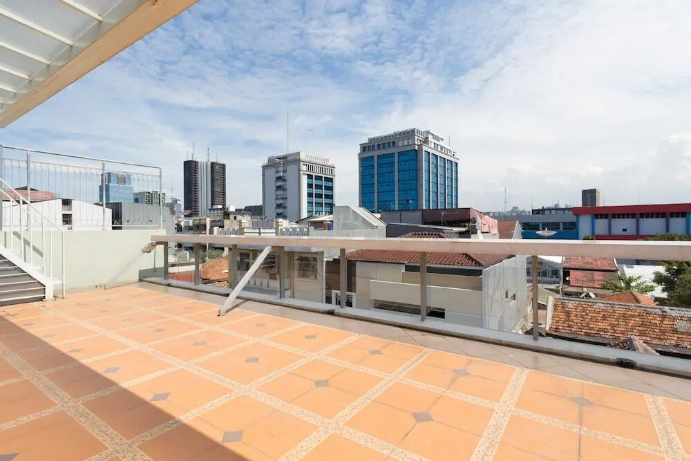 Джакарта: RedDoorz Near Gajah Mada Plaza
