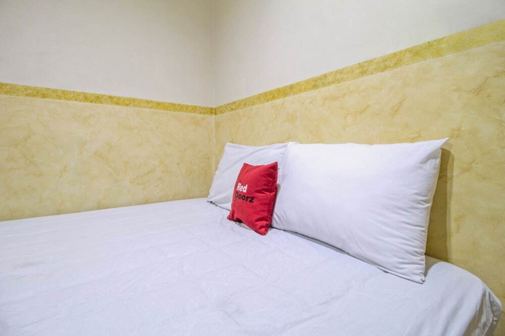 Джакарта: RedDoorz Near Gajah Mada Plaza