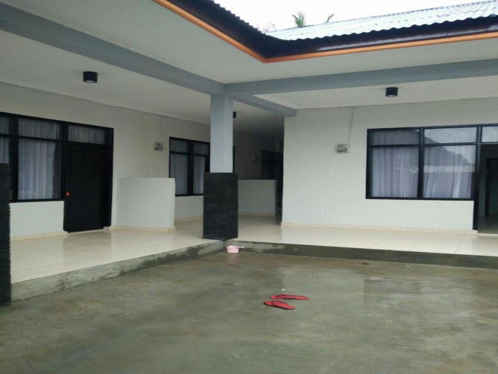 Лабуан-Баджо: Cahaya Adrian Near Komodo Airport