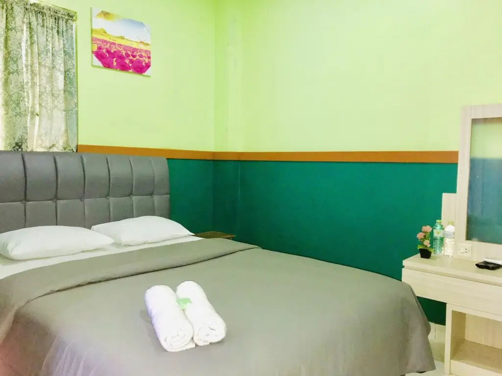 Джакарта: B Shaw Hotel
