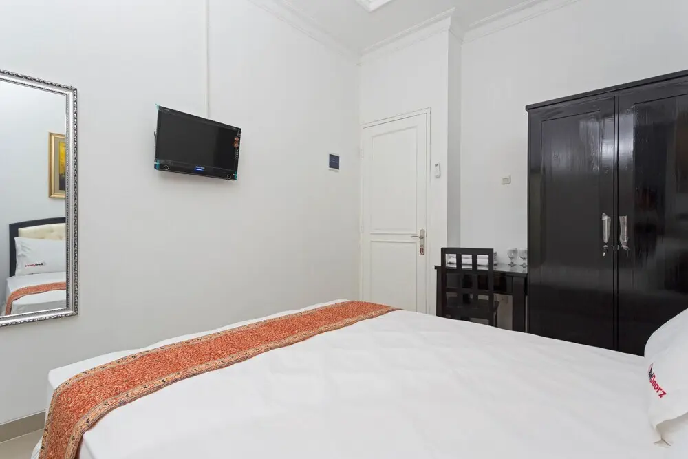 Джакарта: RedDoorz @ Kayu Manis Timur