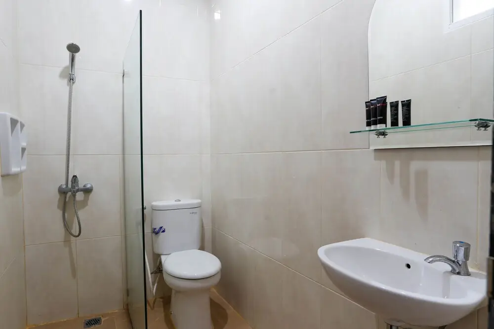 Джакарта: RedDoorz @ Kayu Manis Timur