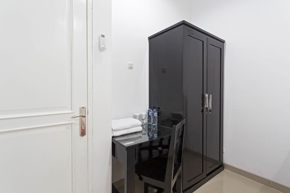 Джакарта: RedDoorz @ Kayu Manis Timur