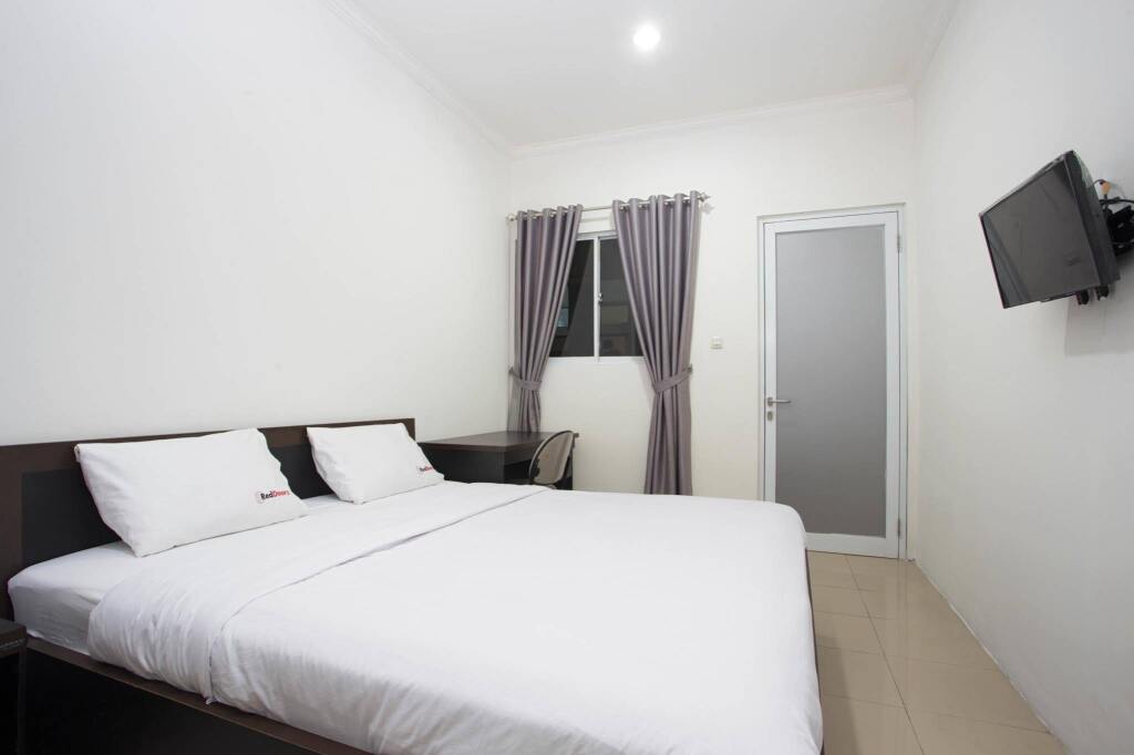 RedDoorz Tebet Utara Street — фото 1