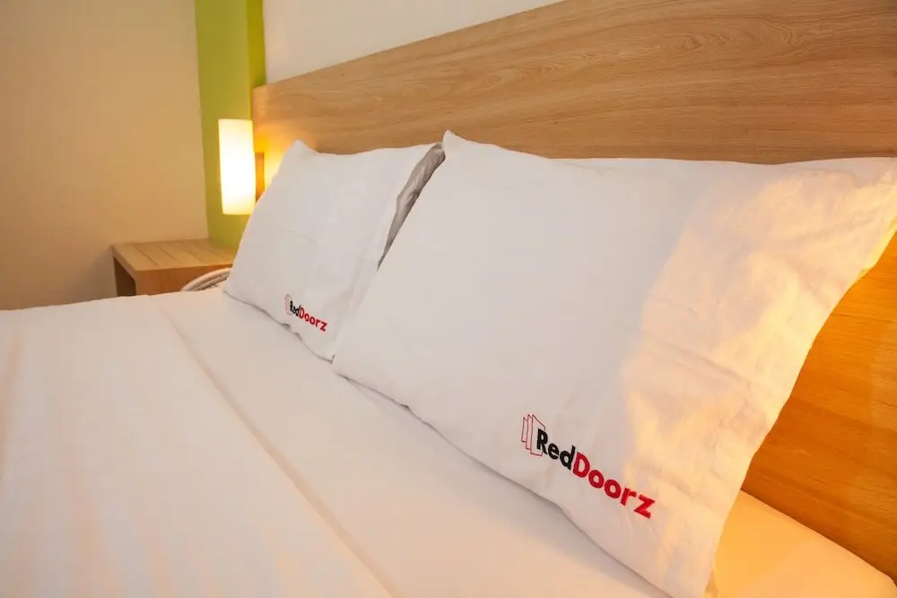 Сурабая: RedDoorz near Kawasan Industri SIER