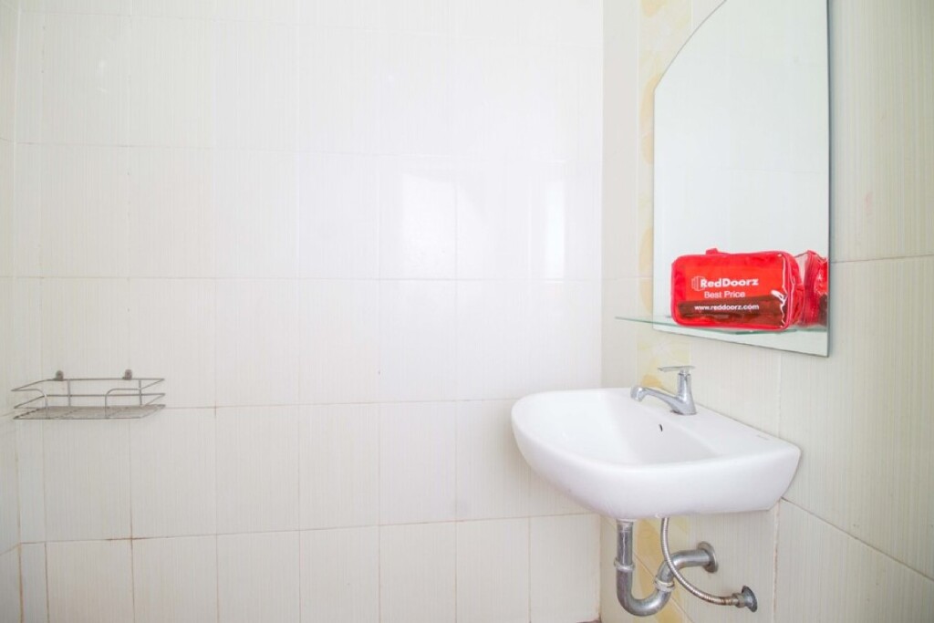 Богор: RedDoorz near Kebun Raya Bogor