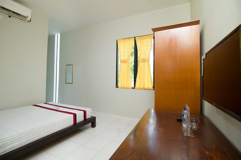 Джакарта: RedDoorz @ Pulo Gebang