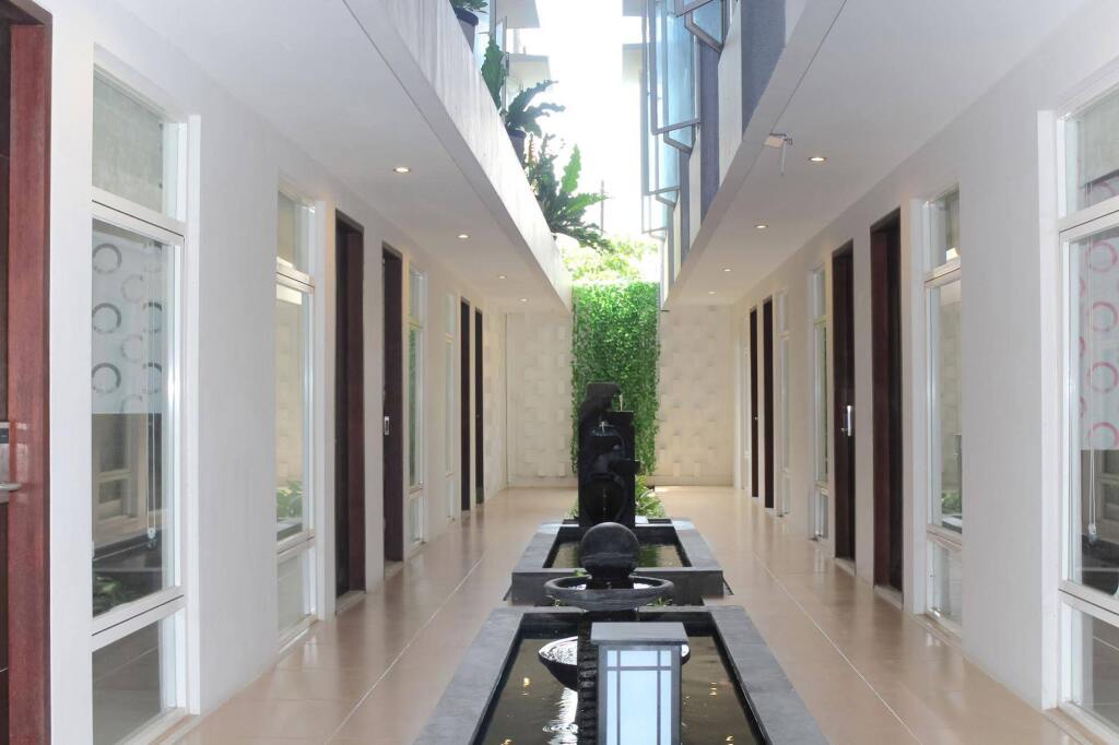 Матарам: Airy Mataram Airlangga Lombok