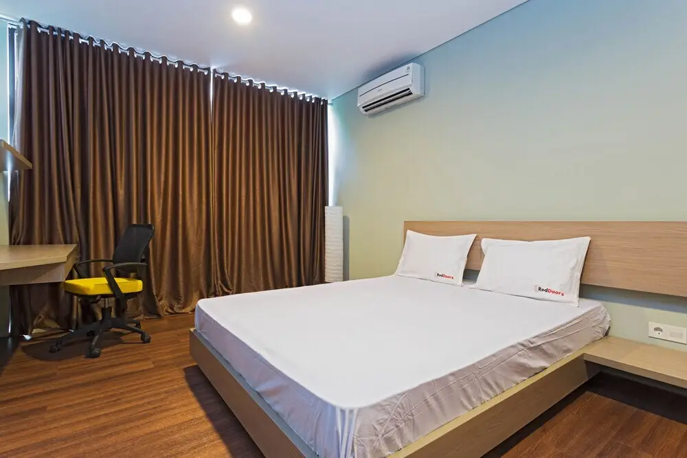 Куруг: RedDoorz near Lippo Village