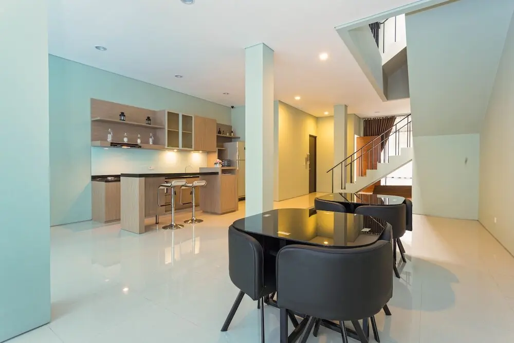 Куруг: RedDoorz near Lippo Village